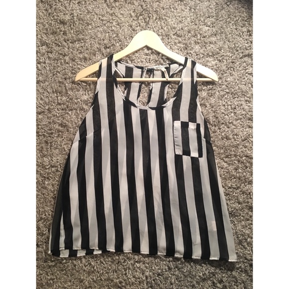 Kirra Vertical Black & White Top w/ Pocket size L - Picture 2 of 6